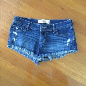 Hollister size 3/26 denim short, low rise